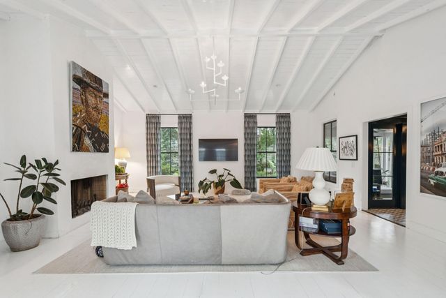 242 Middle Street, Mount Pleasant, SC 29464