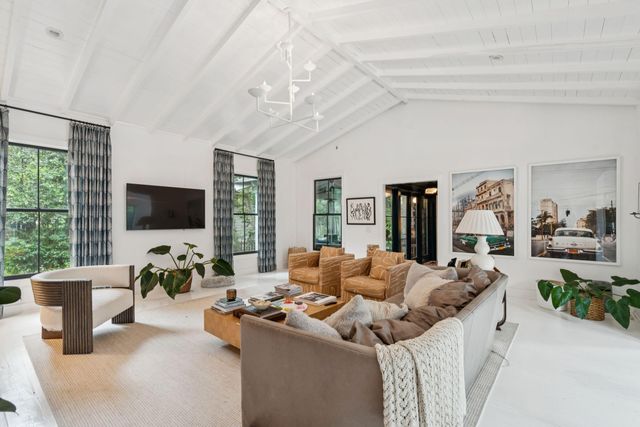 242 Middle Street, Mount Pleasant, SC 29464