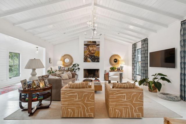 242 Middle Street, Mount Pleasant, SC 29464