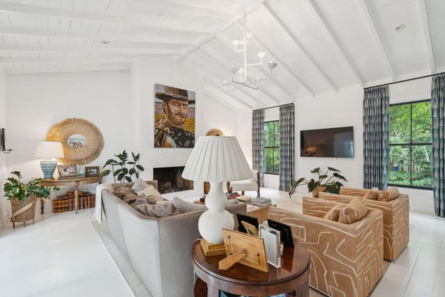 242 Middle Street, Mount Pleasant, SC 29464