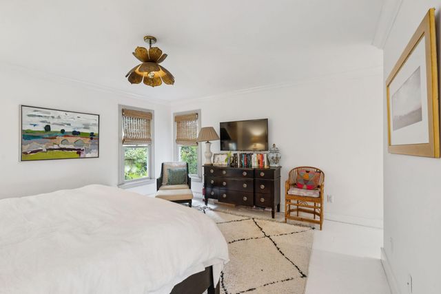 242 Middle Street, Mount Pleasant, SC 29464