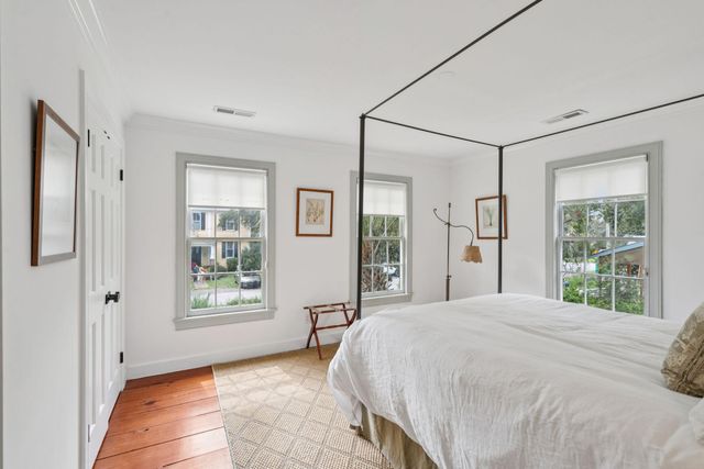 242 Middle Street, Mount Pleasant, SC 29464