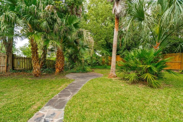 242 Middle Street, Mount Pleasant, SC 29464