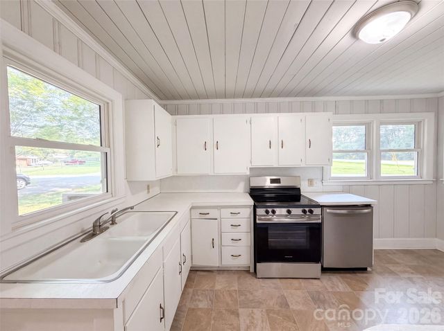 1200 Little Rock Road, Charlotte, NC 28214