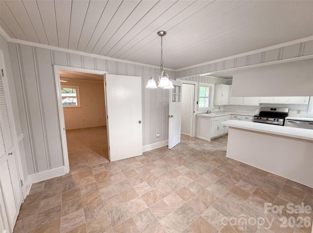 1200 Little Rock Road, Charlotte, NC 28214