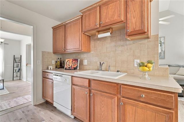 102 Victory Commons Drive, Acworth, GA 30102