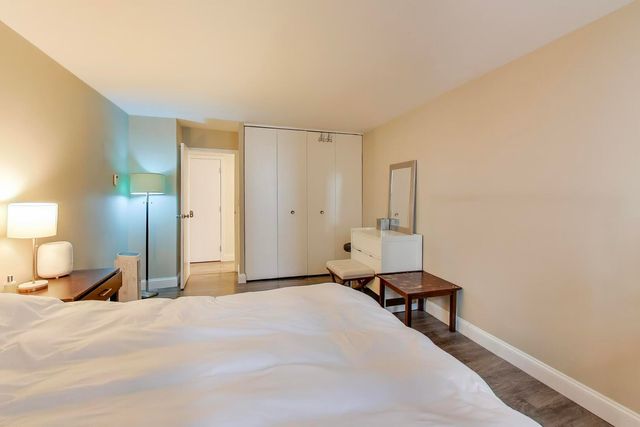 400 E RANDOLPH Street 2425, Chicago, IL 60601