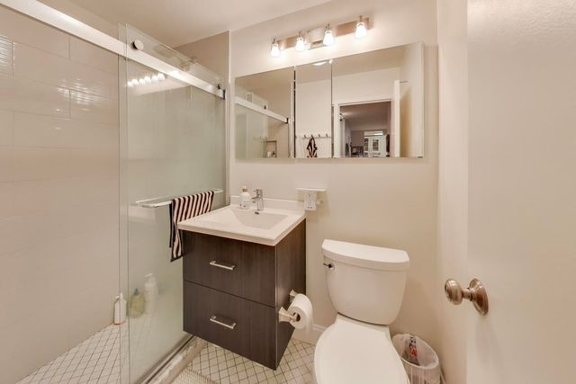 400 E RANDOLPH Street 2425, Chicago, IL 60601