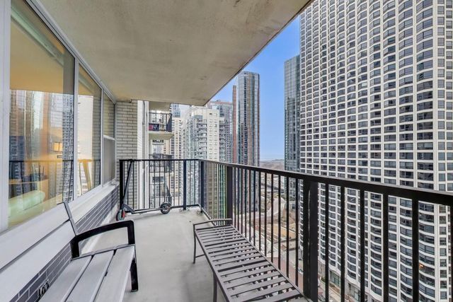 400 E RANDOLPH Street 2425, Chicago, IL 60601