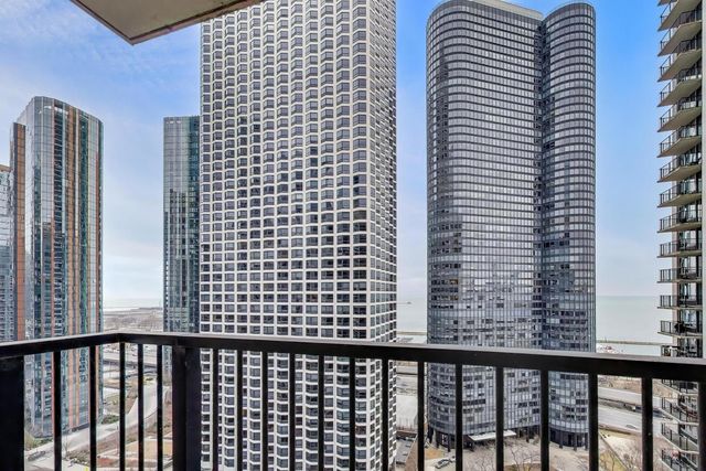 400 E RANDOLPH Street 2425, Chicago, IL 60601