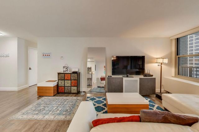 400 E RANDOLPH Street 2425, Chicago, IL 60601