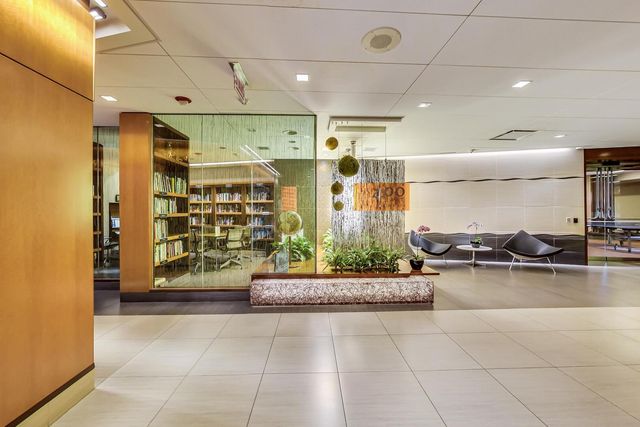 400 E RANDOLPH Street 2425, Chicago, IL 60601