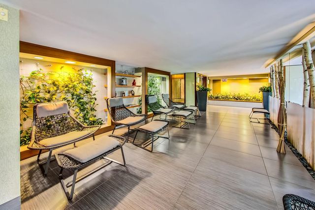 400 E RANDOLPH Street 2425, Chicago, IL 60601