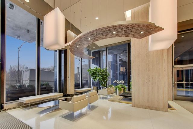 400 E RANDOLPH Street 2425, Chicago, IL 60601