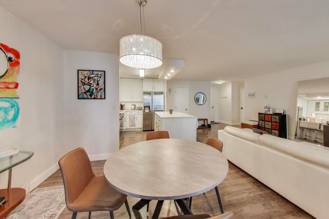 400 E RANDOLPH Street 2425, Chicago, IL 60601