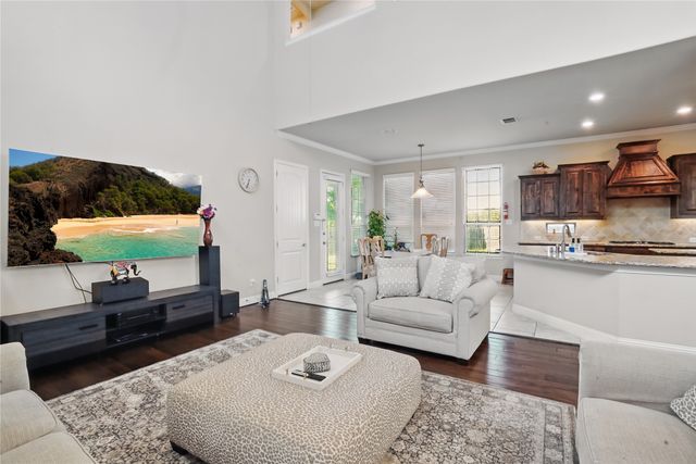 1001 Vineyard Drive, Euless, TX 76039