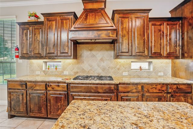 1001 Vineyard Drive, Euless, TX 76039