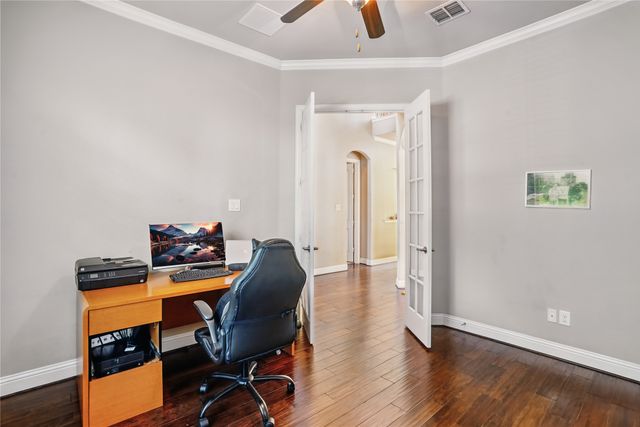 1001 Vineyard Drive, Euless, TX 76039