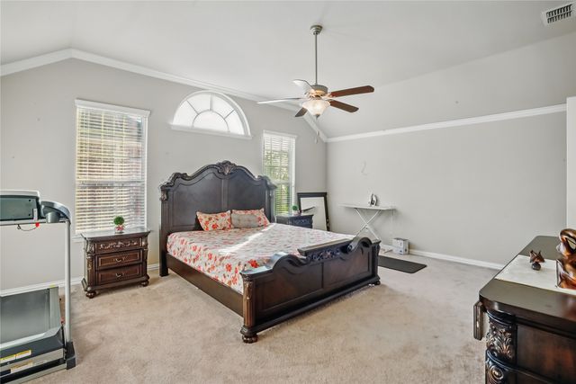 1001 Vineyard Drive, Euless, TX 76039