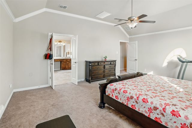 1001 Vineyard Drive, Euless, TX 76039