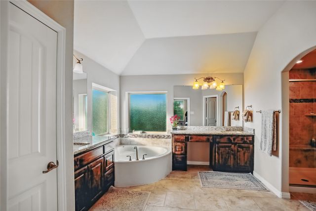 1001 Vineyard Drive, Euless, TX 76039