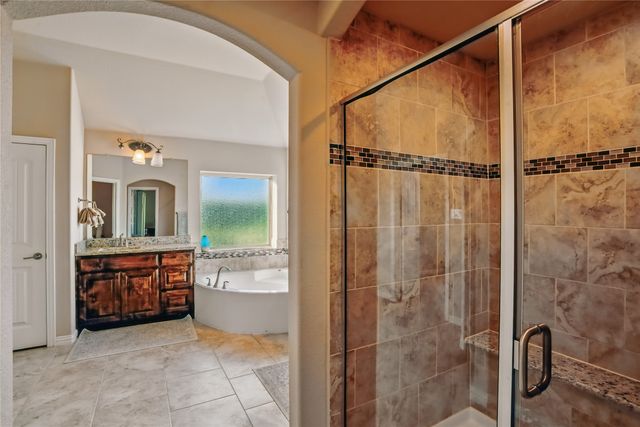 1001 Vineyard Drive, Euless, TX 76039