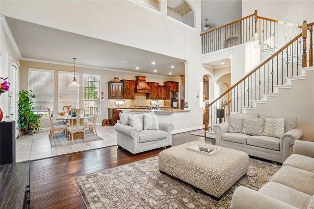 1001 Vineyard Drive, Euless, TX 76039