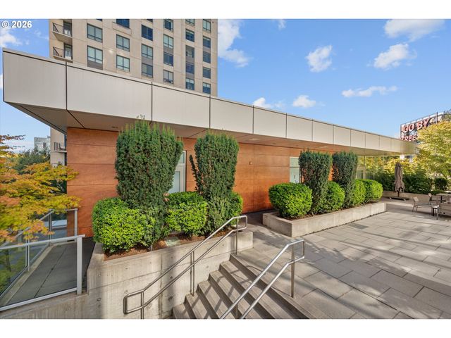 1001 Nw LOVEJOY St 208, Portland, OR 97209