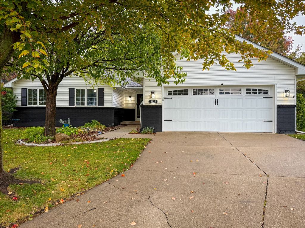 5327 Norris Street, Ames, IA 50014