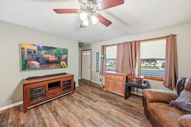 5 N 13Th Ave, Manville Boro, NJ 08835