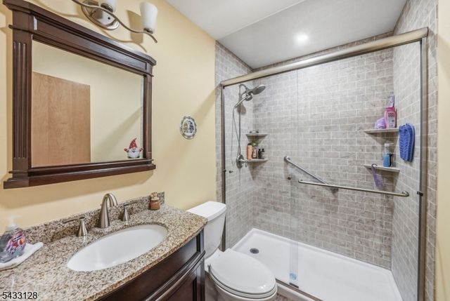 5 N 13Th Ave, Manville Boro, NJ 08835