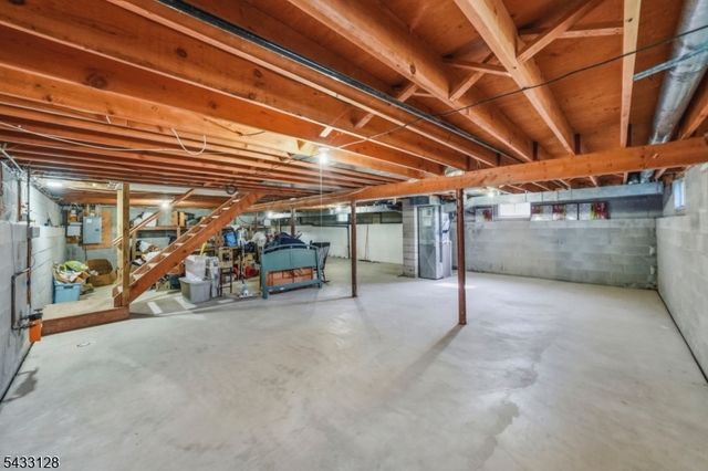 5 N 13Th Ave, Manville Boro, NJ 08835