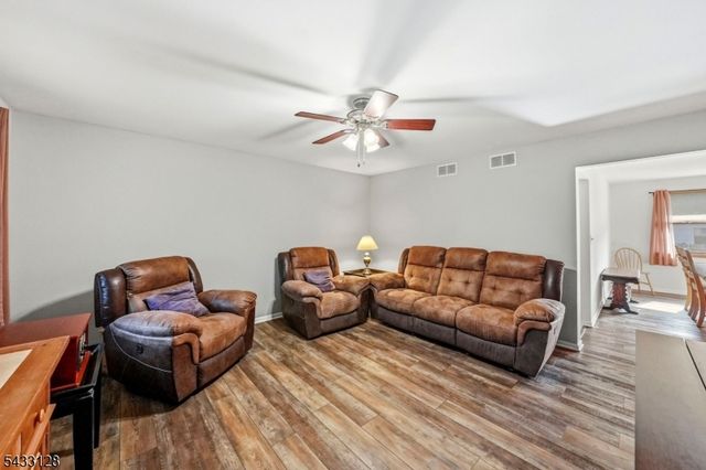 5 N 13Th Ave, Manville Boro, NJ 08835