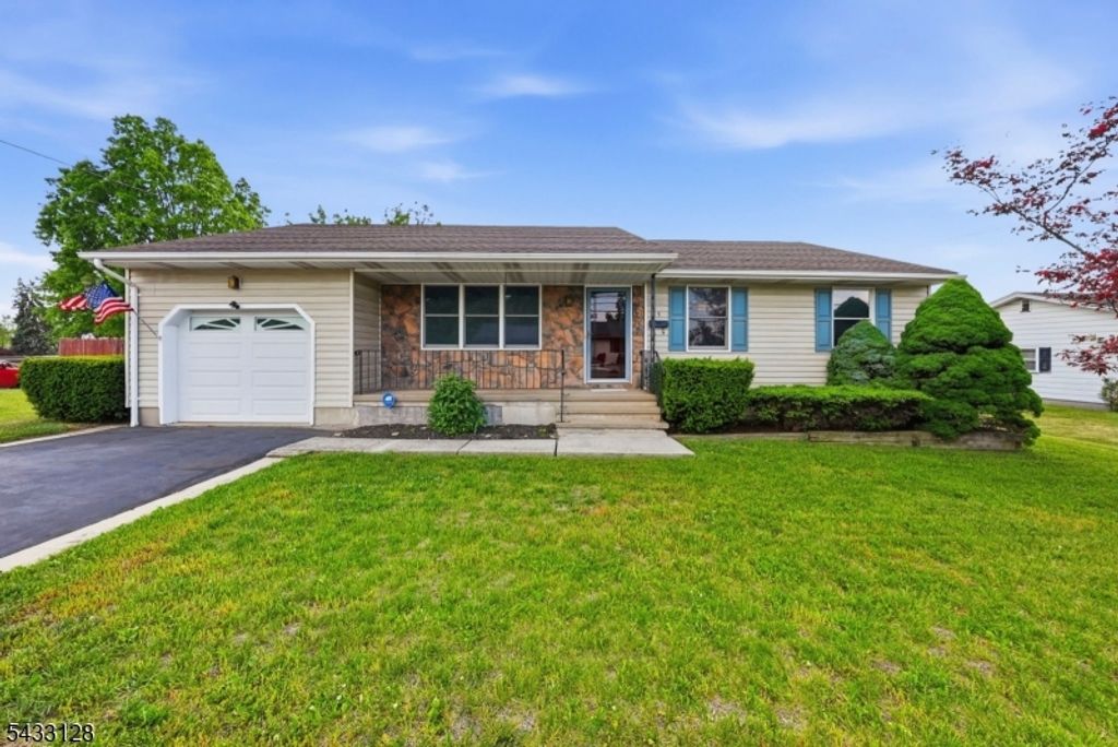 5 N 13Th Ave, Manville Boro, NJ 08835