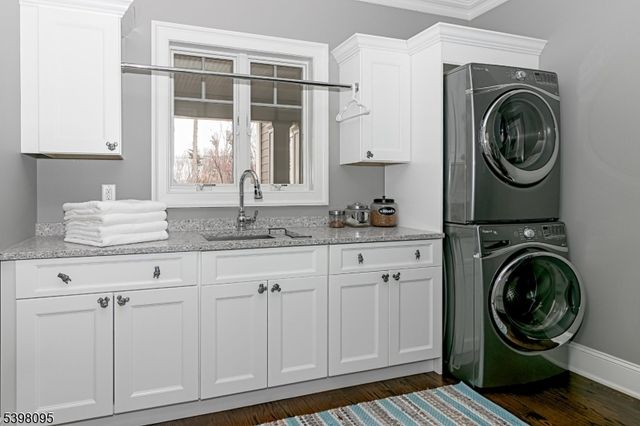 1 Juniper Pointe Trail, Green Brook Twp., NJ 08812