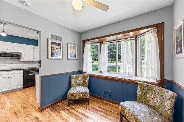 6829 Lakeshore Drive, Raytown, MO 64133