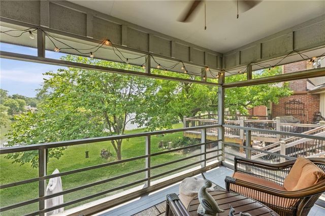 6829 Lakeshore Drive, Raytown, MO 64133