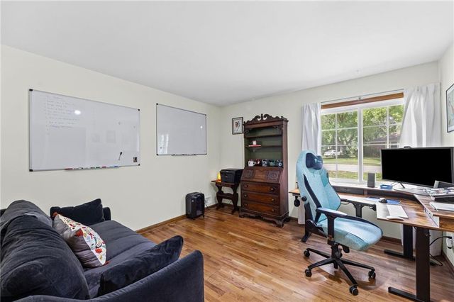 6829 Lakeshore Drive, Raytown, MO 64133