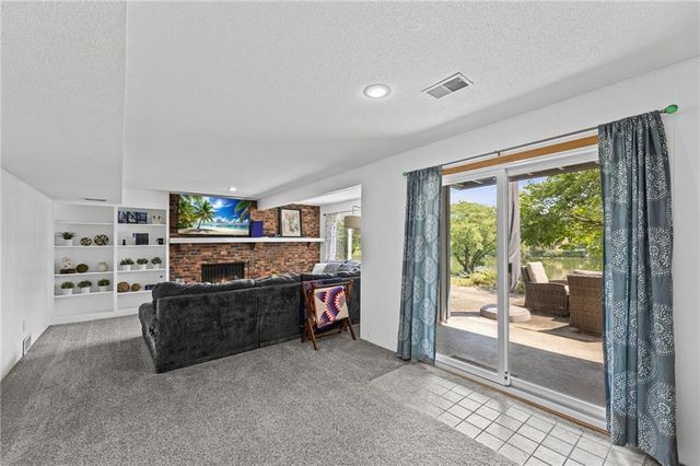 6829 Lakeshore Drive, Raytown, MO 64133