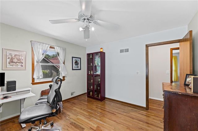 6829 Lakeshore Drive, Raytown, MO 64133