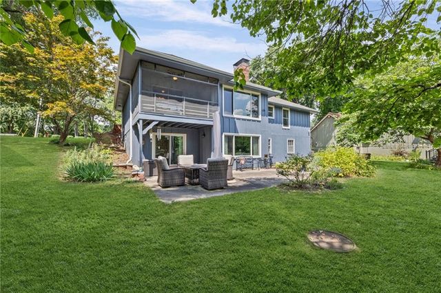 6829 Lakeshore Drive, Raytown, MO 64133