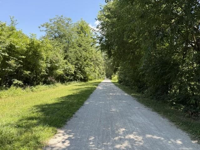 6829 Lakeshore Drive, Raytown, MO 64133