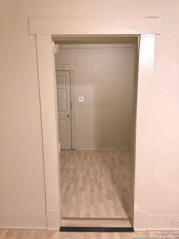 211 Blanco Rd, San Antonio, TX 78212