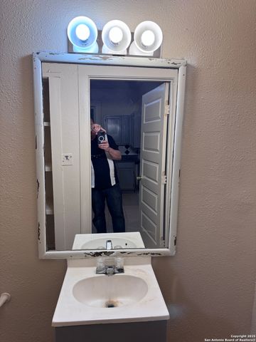 211 Blanco Rd, San Antonio, TX 78212