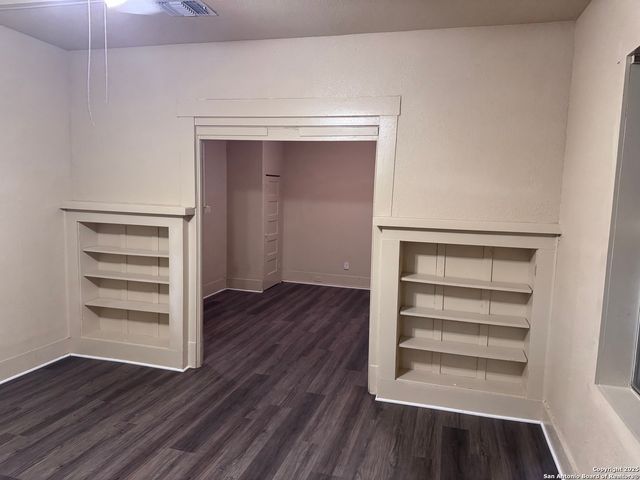 211 Blanco Rd, San Antonio, TX 78212