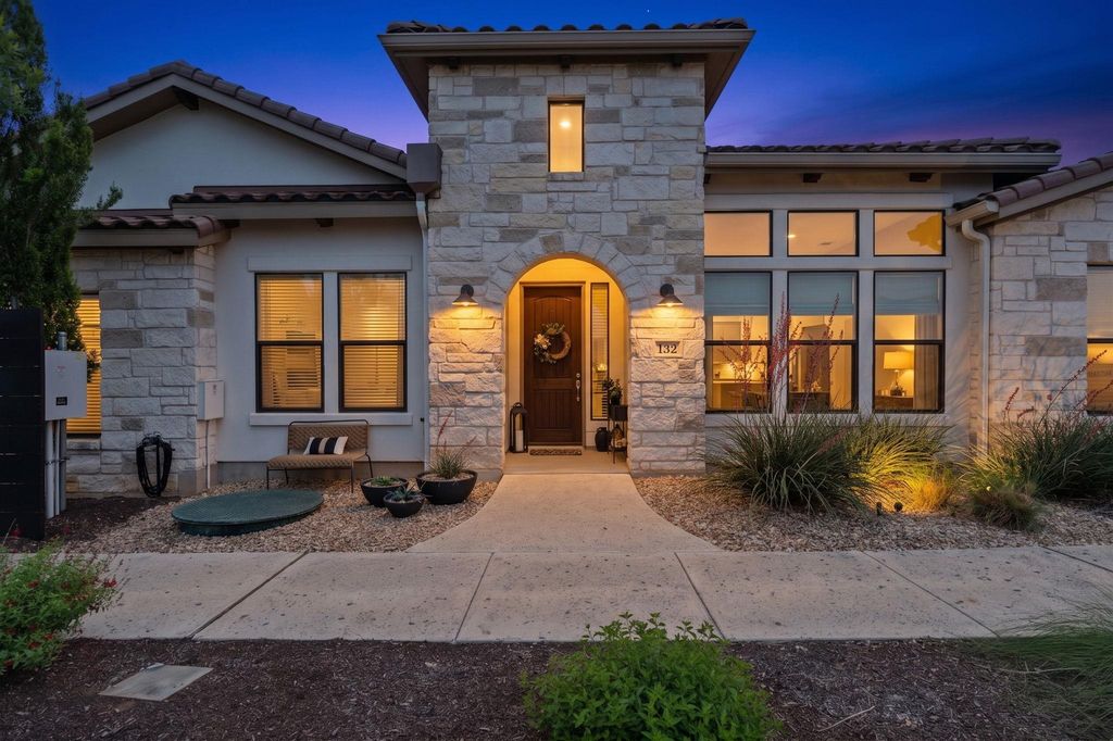 132 Rivalto DR, Horseshoe Bay, TX 78657