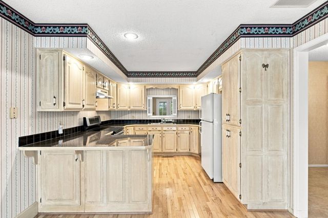 1255 E Lafayette Court, Springfield, MO 65804