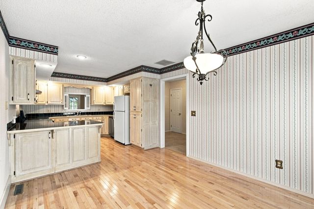 1255 E Lafayette Court, Springfield, MO 65804