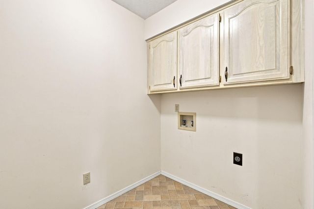 1255 E Lafayette Court, Springfield, MO 65804