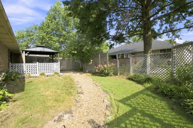 1255 E Lafayette Court, Springfield, MO 65804